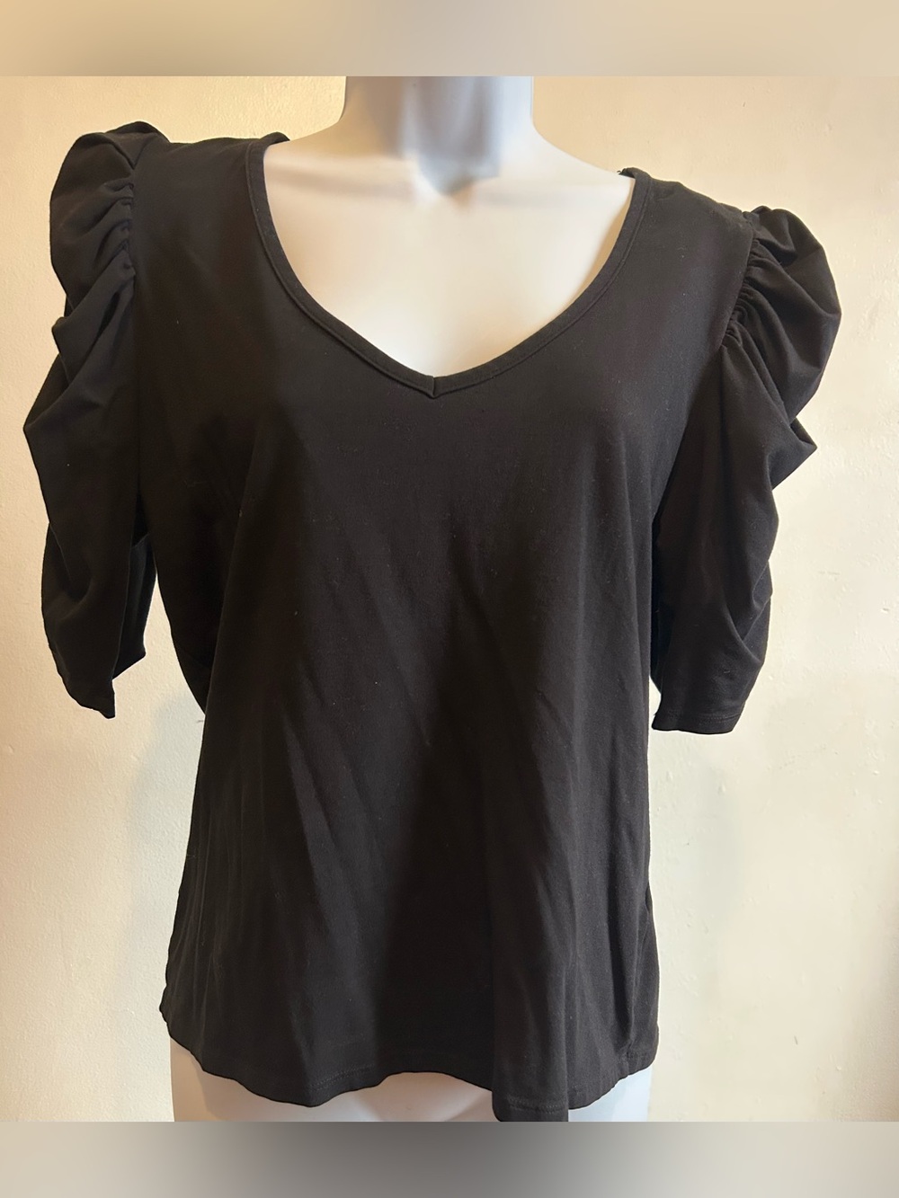 bobi Los Angeles Black V-Neck Puff Sleeve Tee Medium